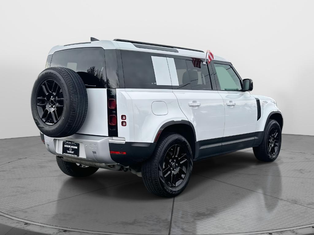 Land Rover Defender 2025