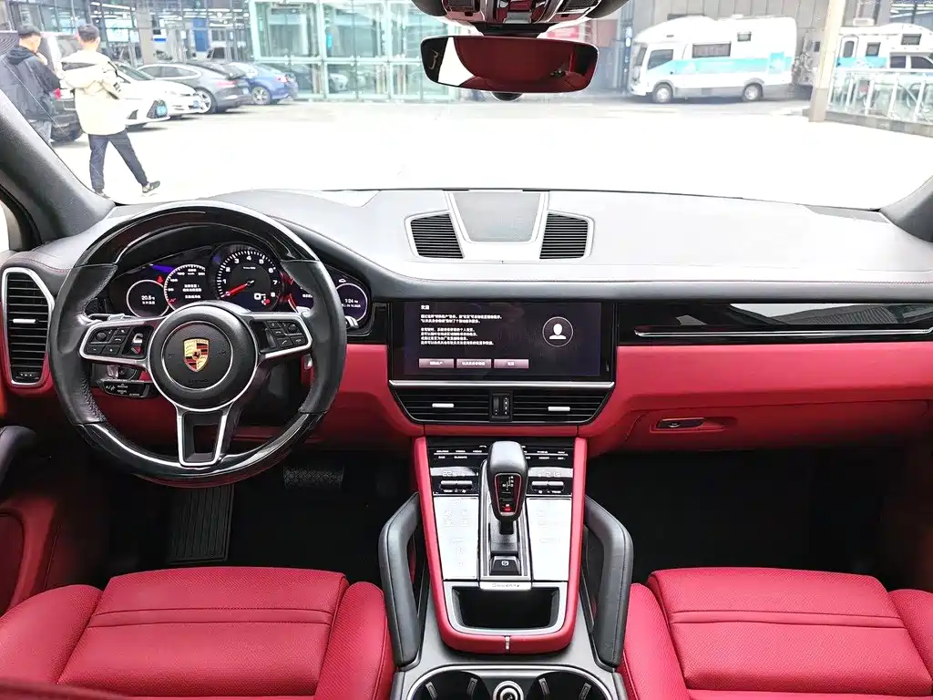 Porsche Cayenne 2022