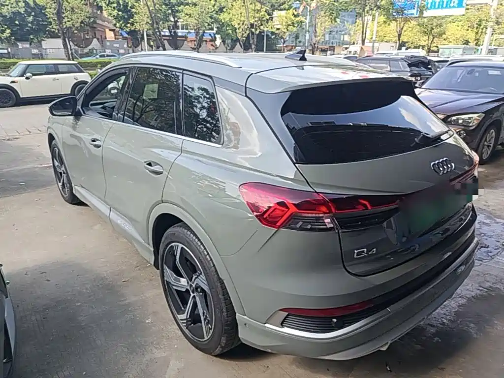 Audi Q4 e-tron 2023