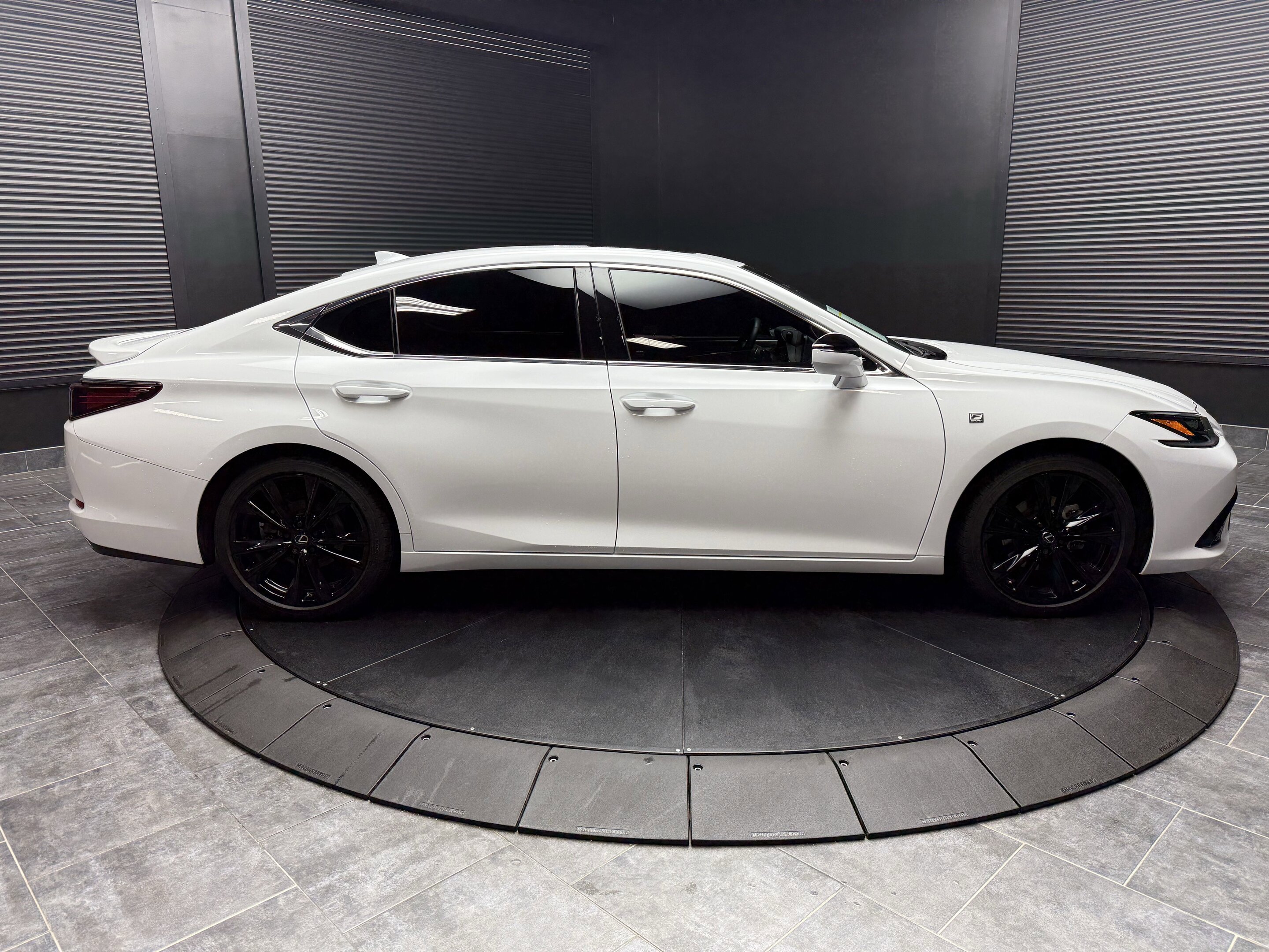 Lexus ES 2022