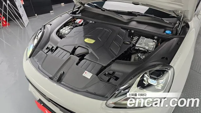 Porsche Cayenne 2022