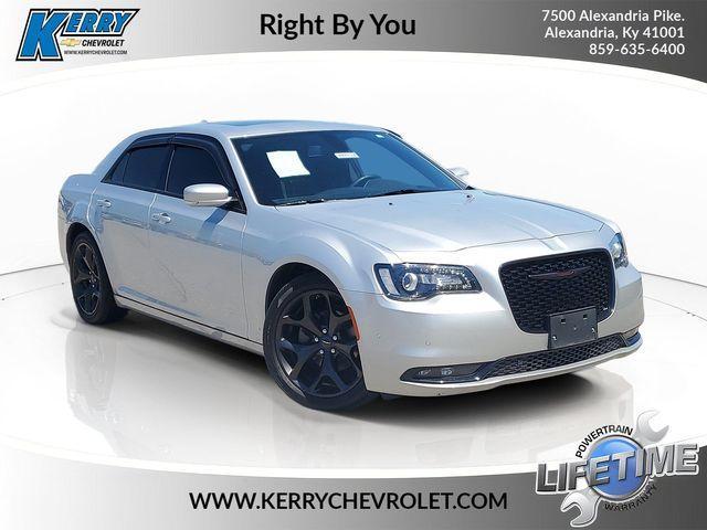 Chrysler 300 2022