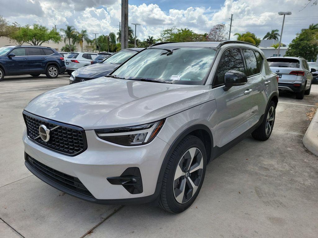 Volvo XC40 2023