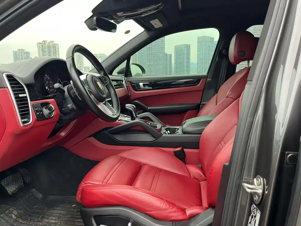 Porsche Cayenne 2021