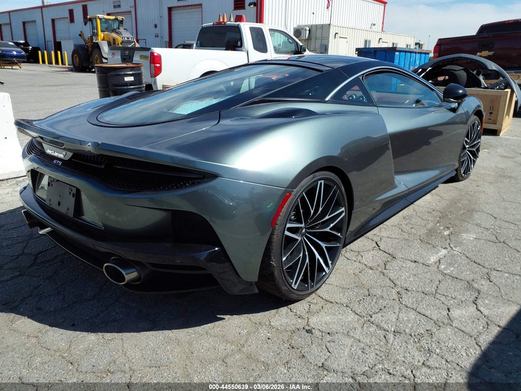 McLaren GTS 2025