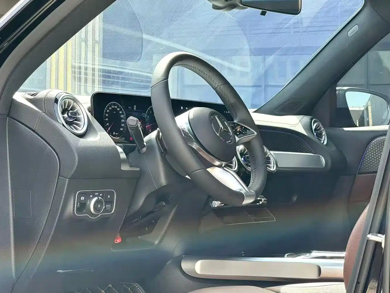Mercedes-Benz GLB 2024