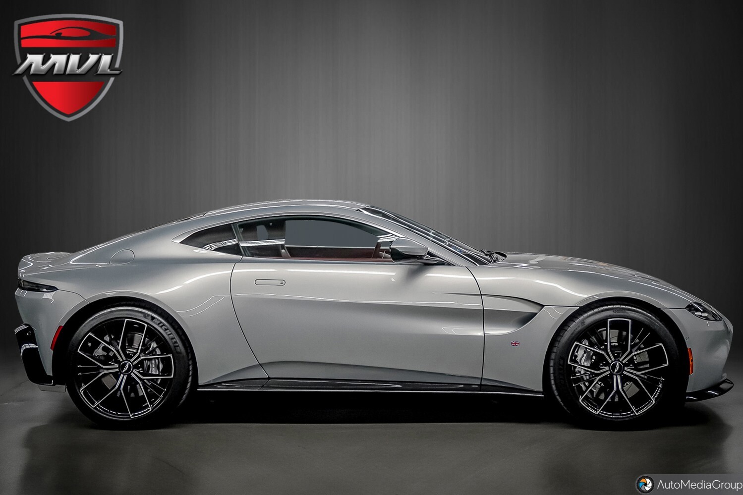 Aston Martin V12 Vantage 2023