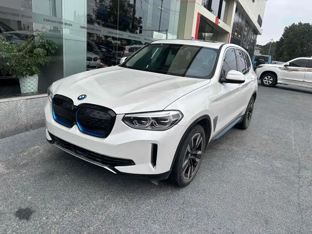 BMW iX3 2021