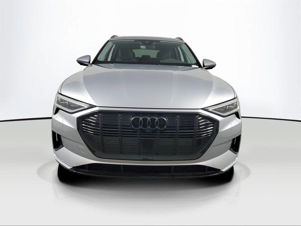 Audi e-tron 2023