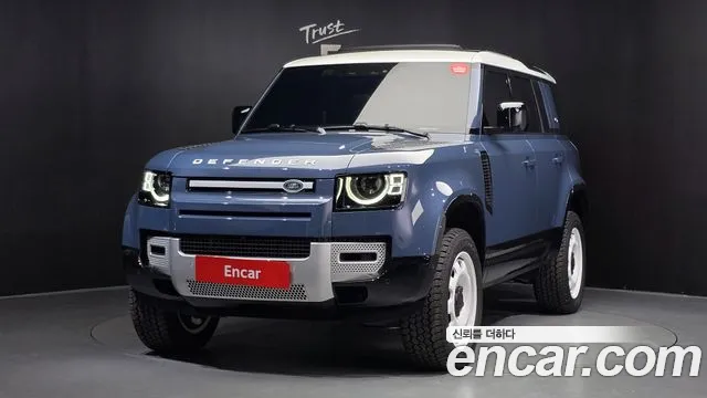 Land Rover Defender 2024