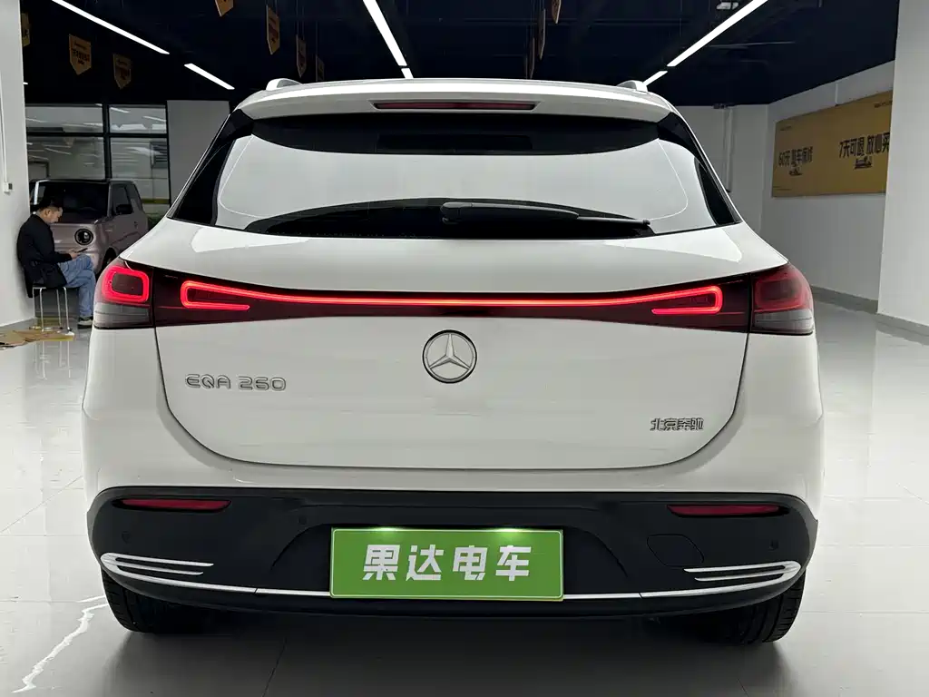 Mercedes-Benz EQA 2023