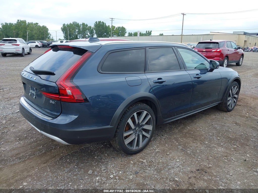 Volvo V90 Cross Country 2023
