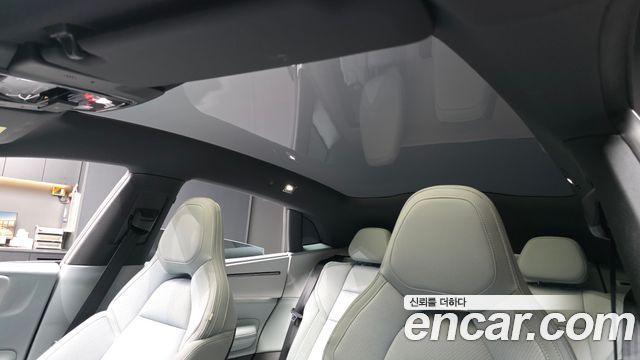 Polestar 4 2025