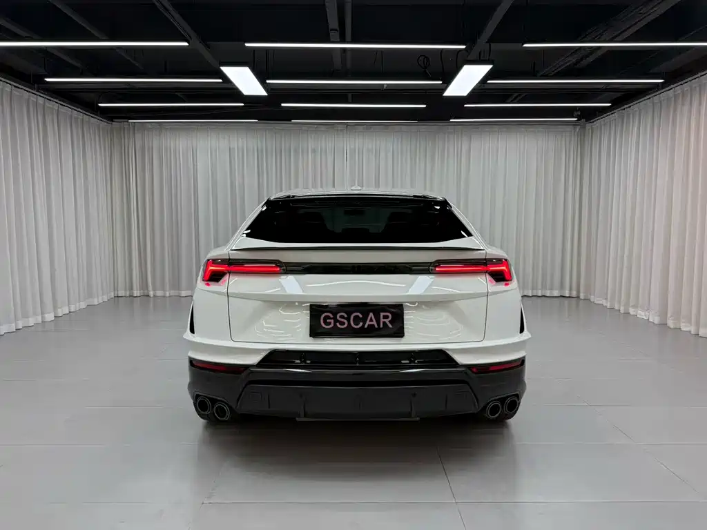 Lamborghini Urus 2024