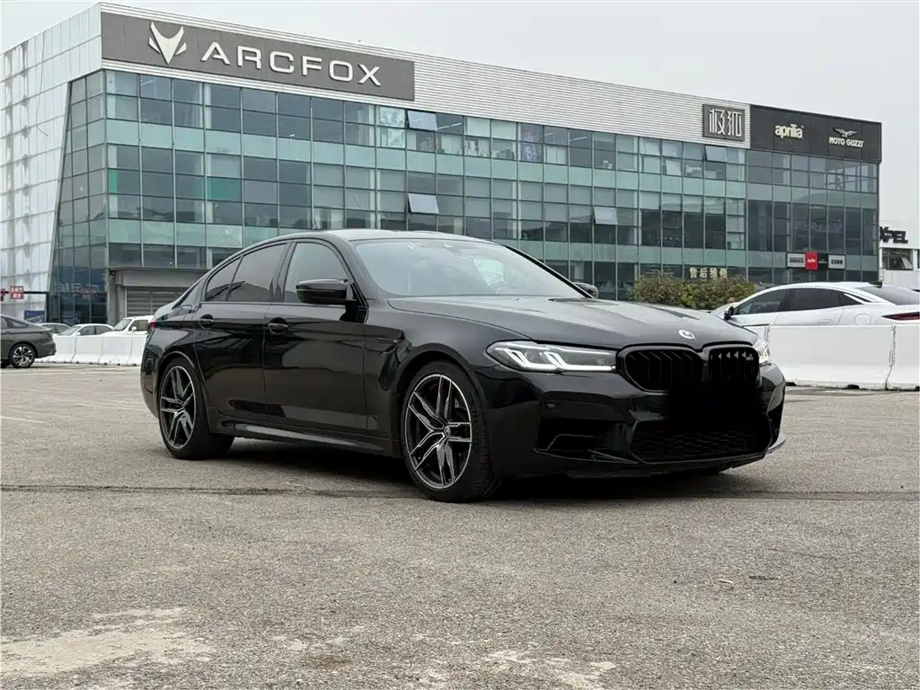 BMW M5 2021