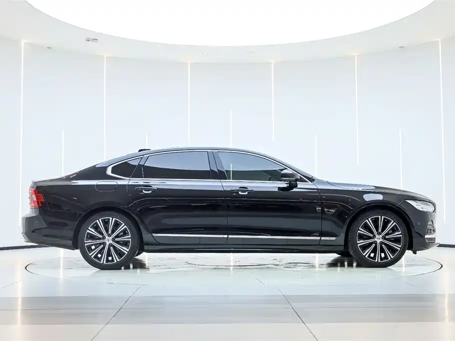 Volvo S90 2024