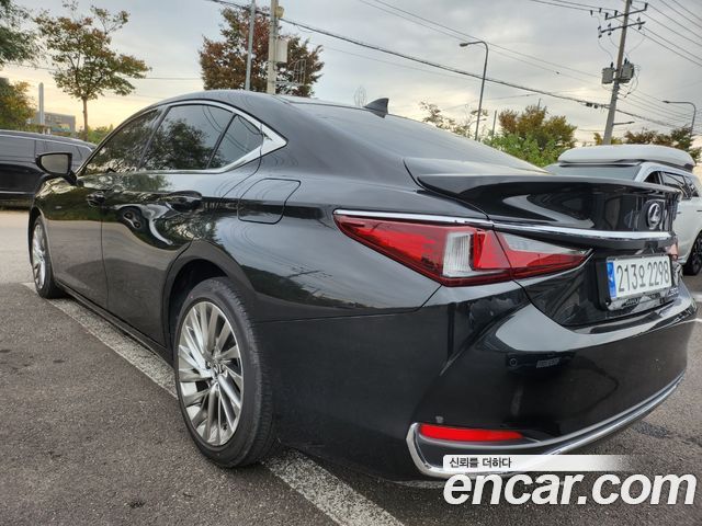 Lexus ES 2023