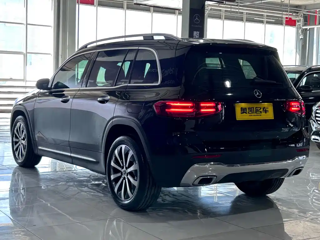 Mercedes-Benz GLB 2025