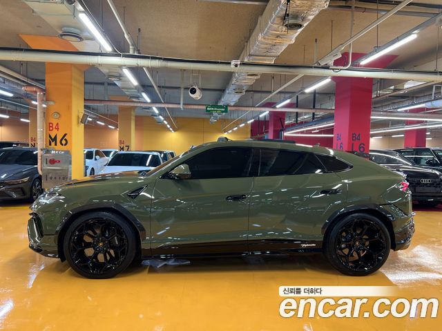 Lamborghini Urus 2023