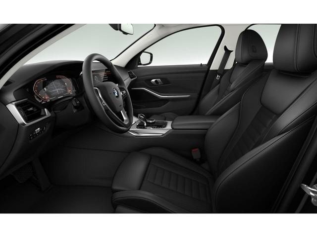 BMW 318 2022