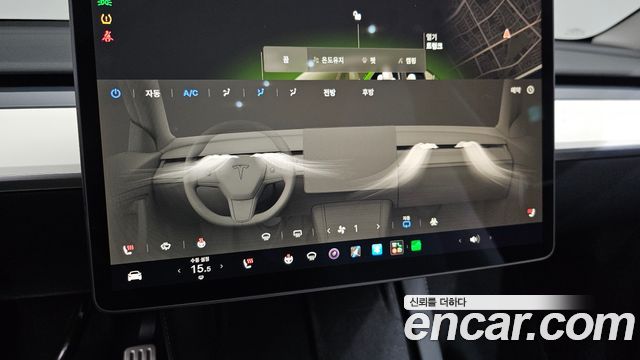 Tesla Model Y 2024