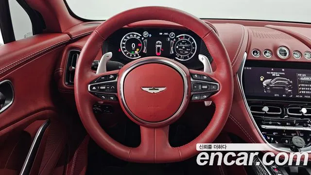 Aston Martin DBX 2022
