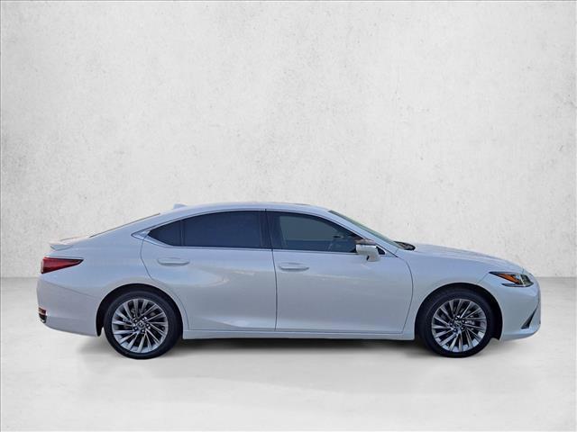 Lexus ES 2024