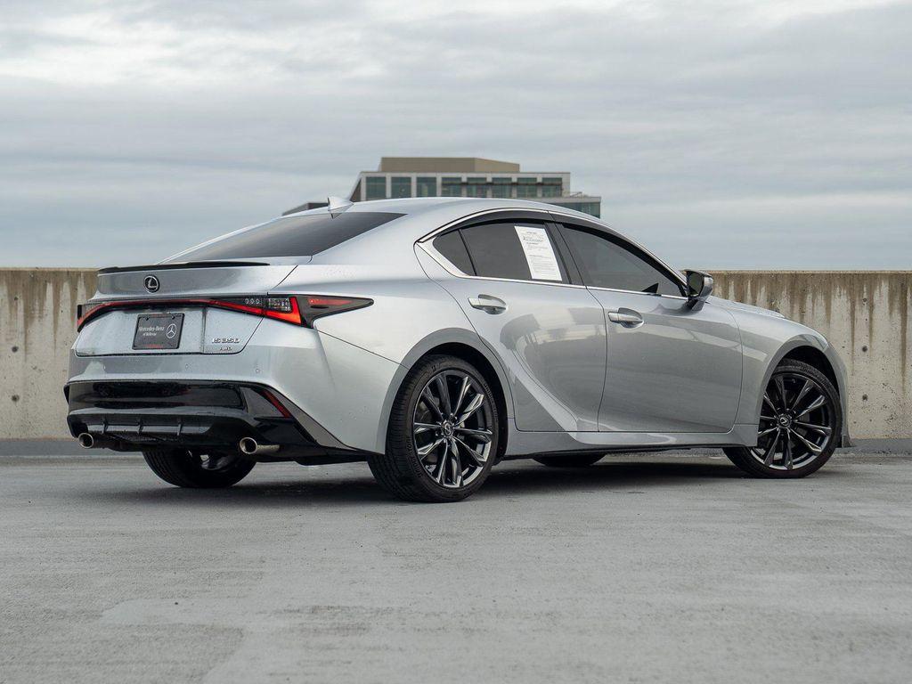 Lexus IS 2022