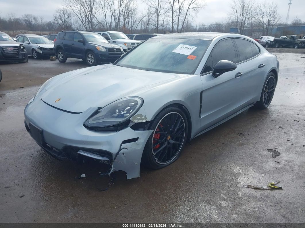 Porsche Panamera 2021