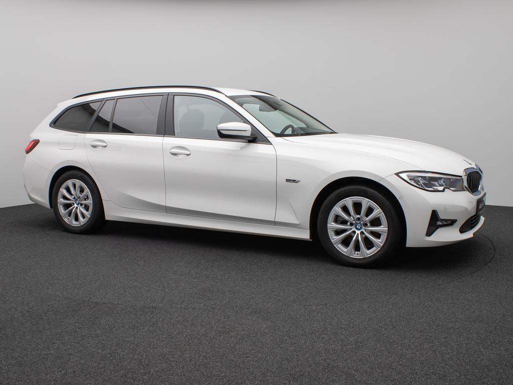 BMW 320 2022