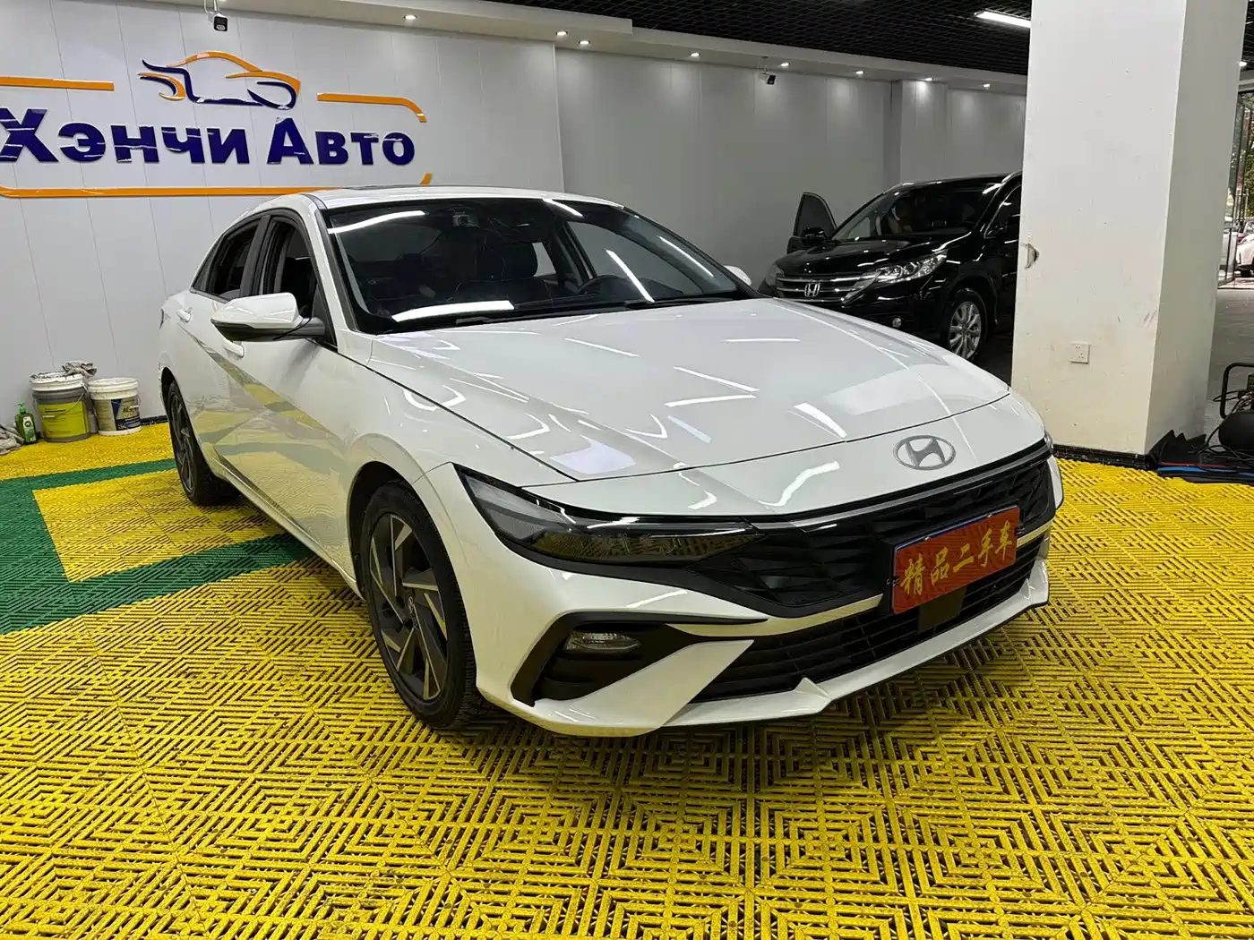 Hyundai Elantra 2023