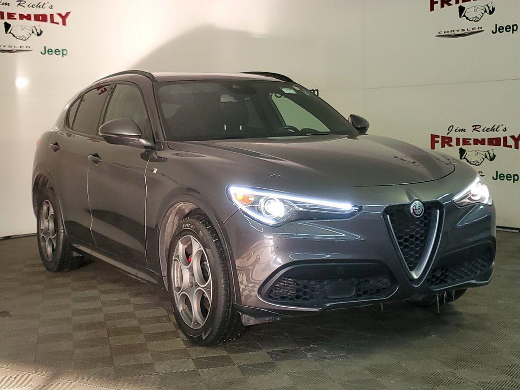Alfa Romeo Stelvio 2023