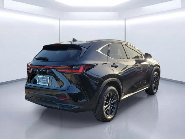 Lexus NX 2025