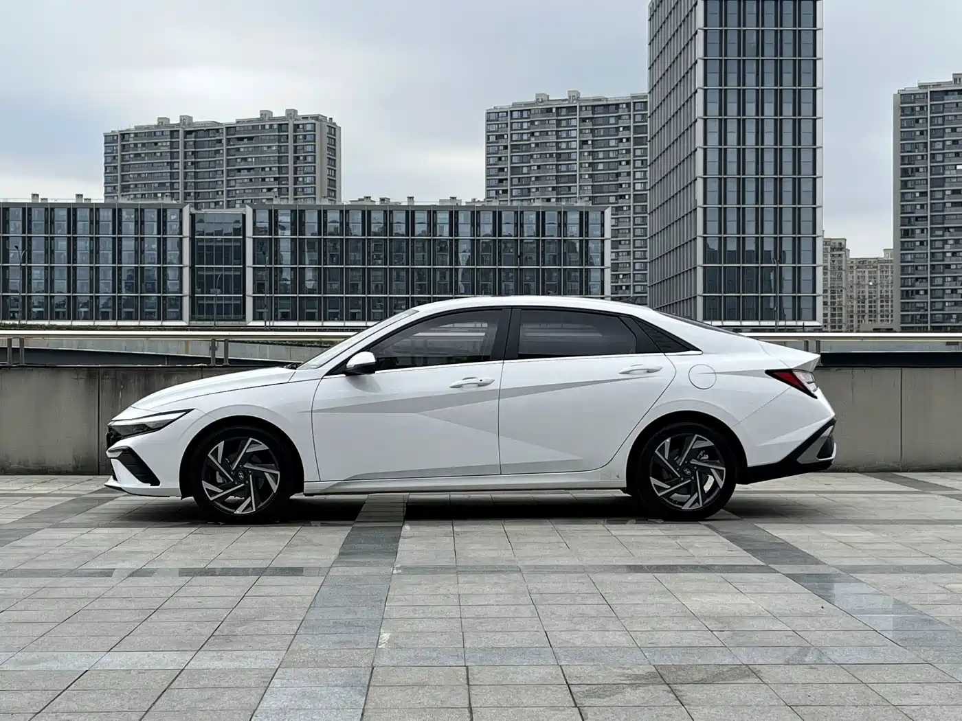 Hyundai Elantra 2025