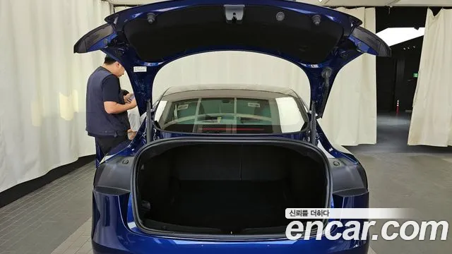 Tesla Model 3 2024