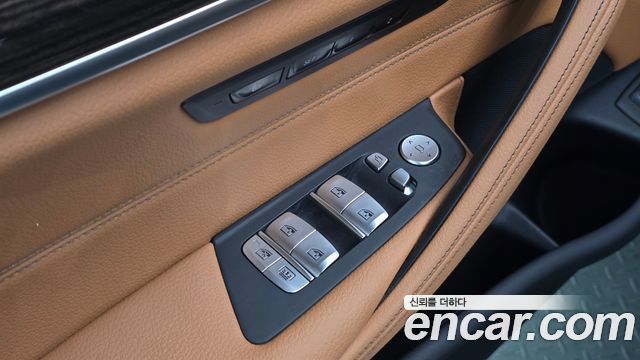 BMW 5 серии 2023