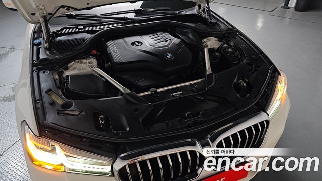 BMW 5 серии 2021
