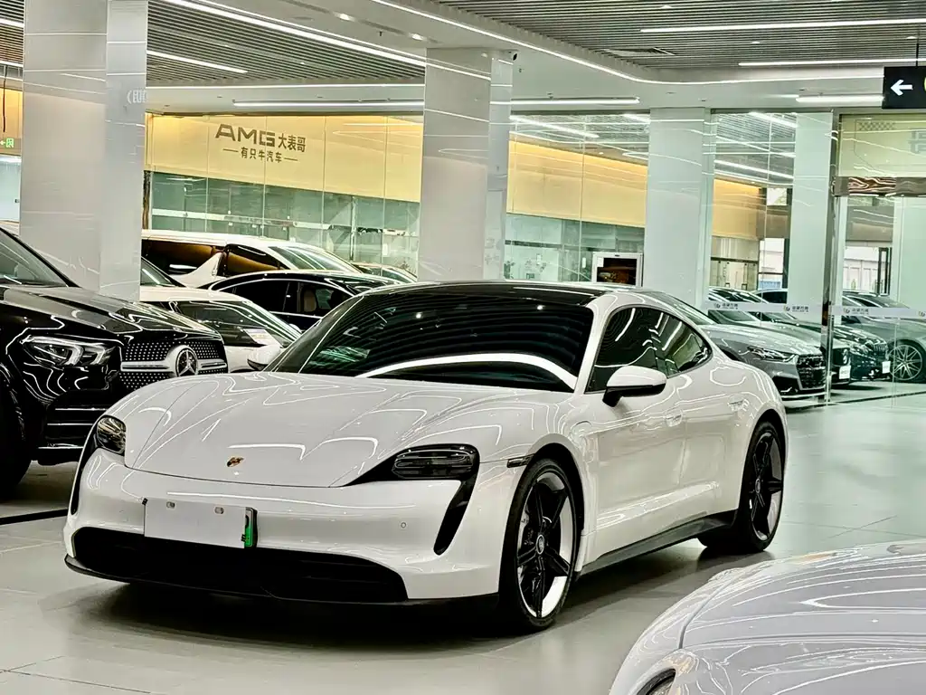 Porsche Taycan 2021
