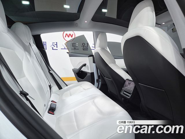 Tesla Model 3 2024