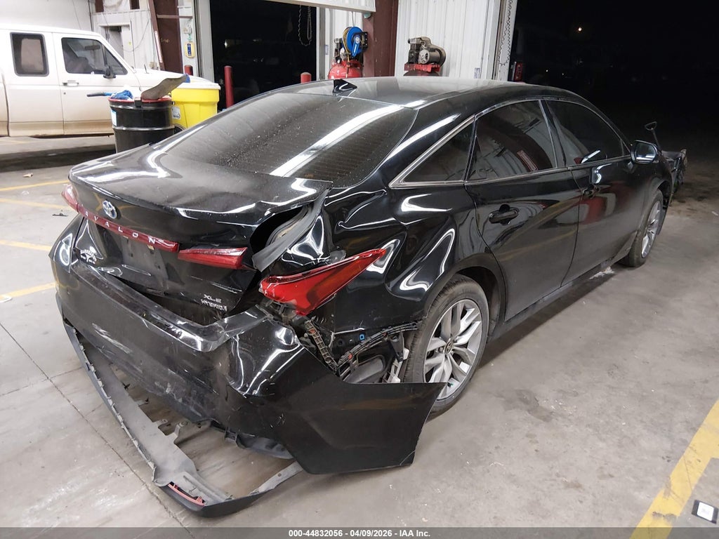 Toyota Avalon 2022