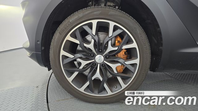 Aston Martin DBX 2021