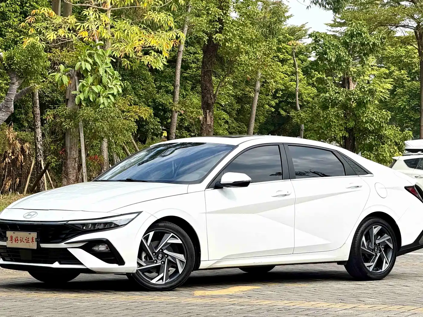 Hyundai Elantra 2024