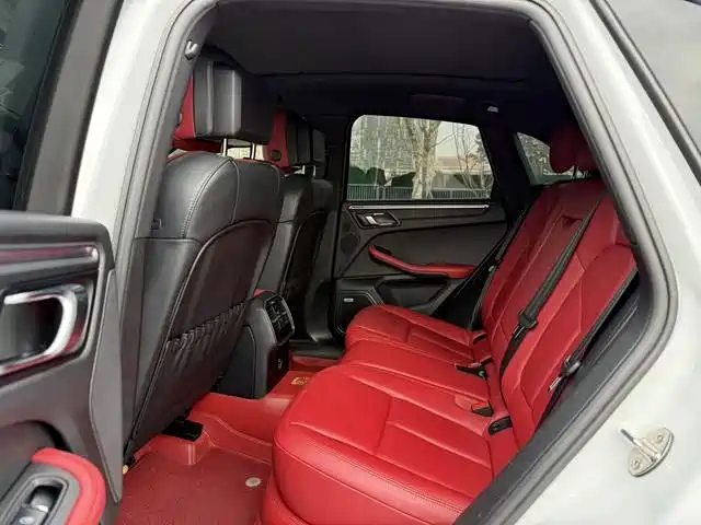 Porsche Macan 2021