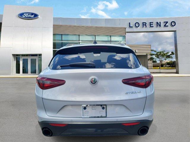 Alfa Romeo Stelvio 2023