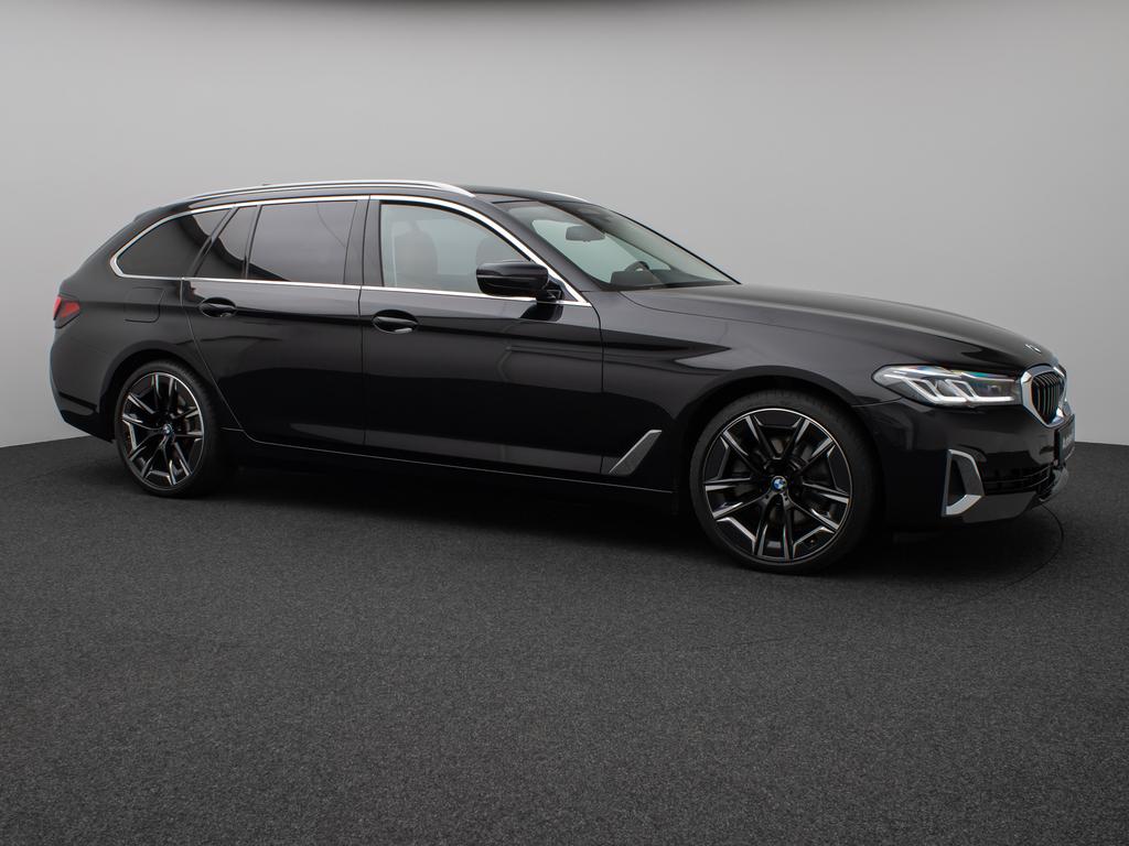 BMW 520 2023