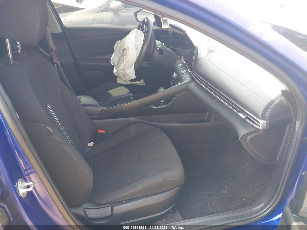 Hyundai Elantra 2024