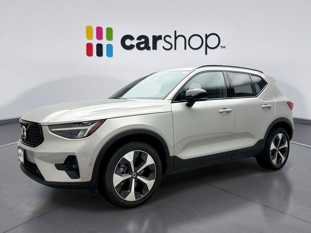 Volvo XC40 2025
