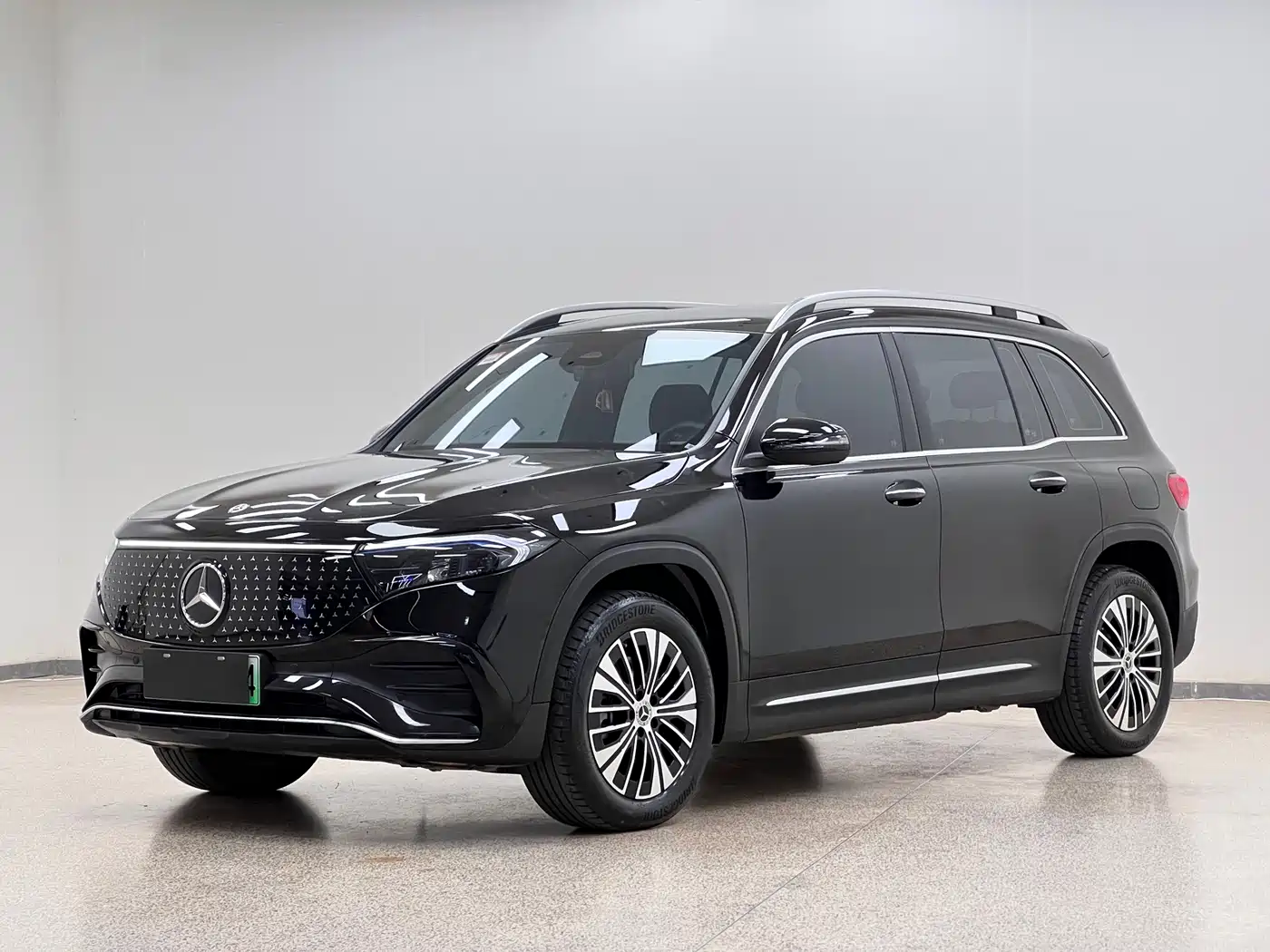 Mercedes-Benz EQB 2024