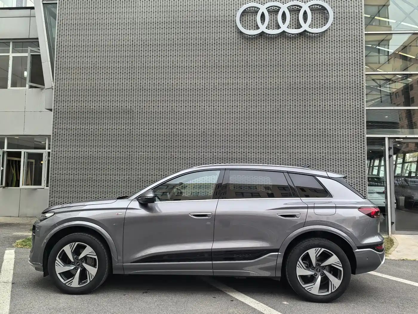 Audi e-tron 2026