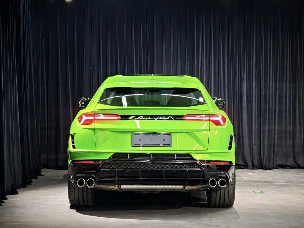 Lamborghini Urus 2024